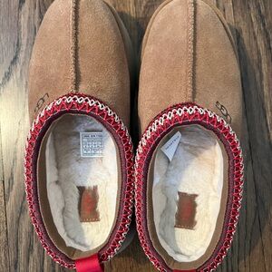 UGG Platform Taz Chestnut Slippers with Red Trim